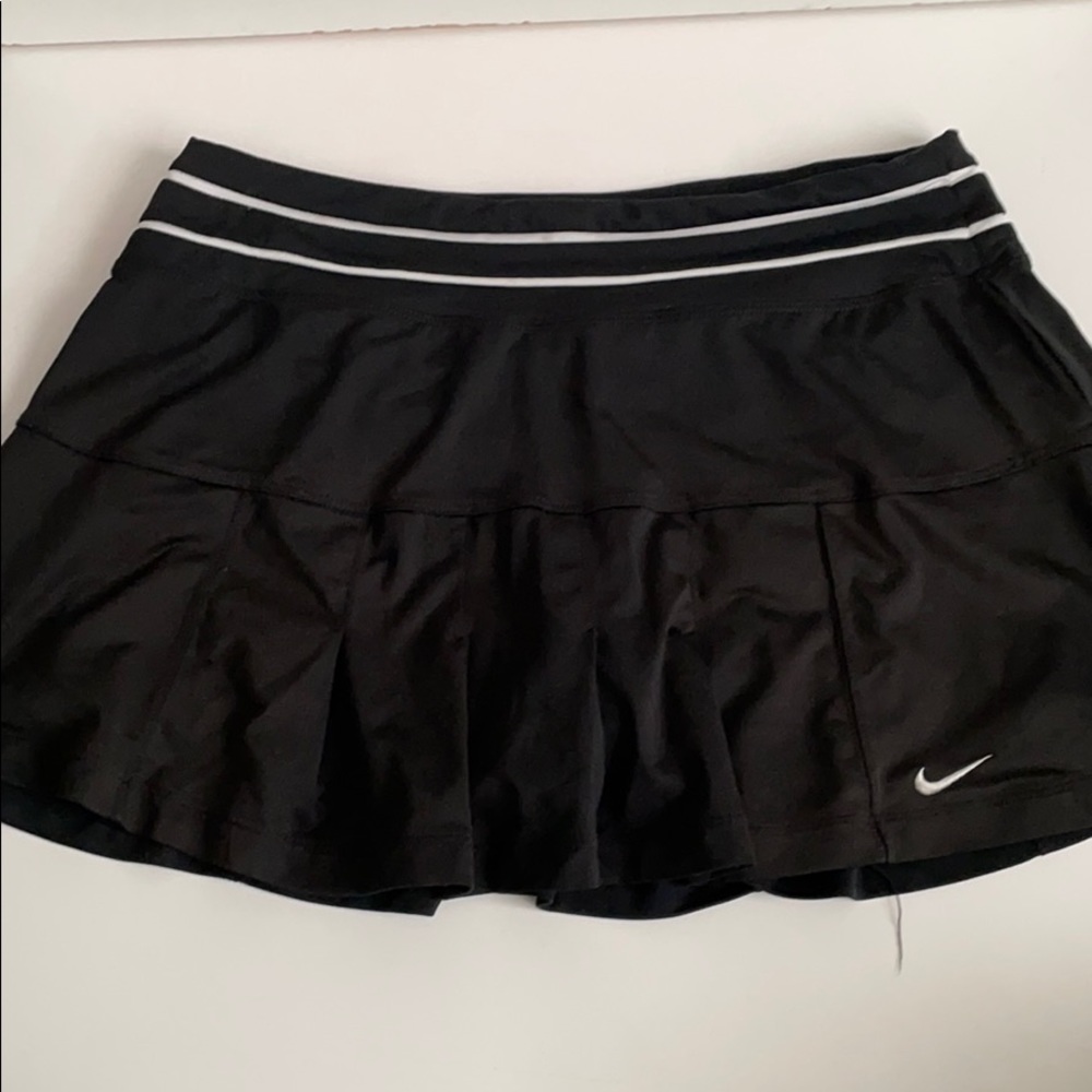 Black Nike pleated tennis skirt